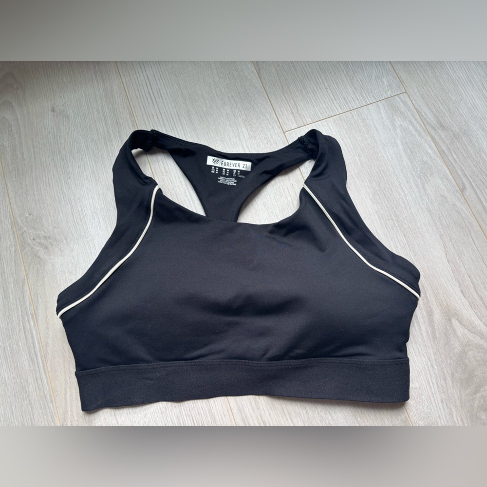 3/$25 FOREVER 21 ACTIVE | Black Racerback Sports Bra with Removable Cups M
